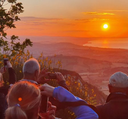 Tramonto, Picnic ed Escursione Notturna sul Conero