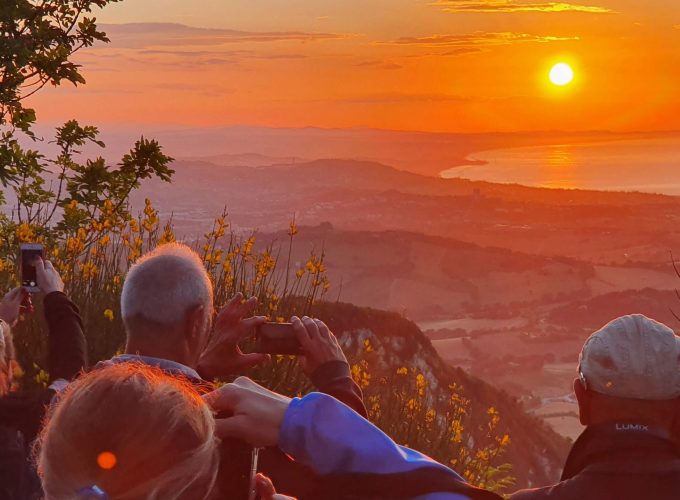 Tramonto, Picnic ed Escursione Notturna sul Conero