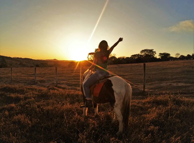 ALBA A CAVALLO TRA MARE E COLLINE