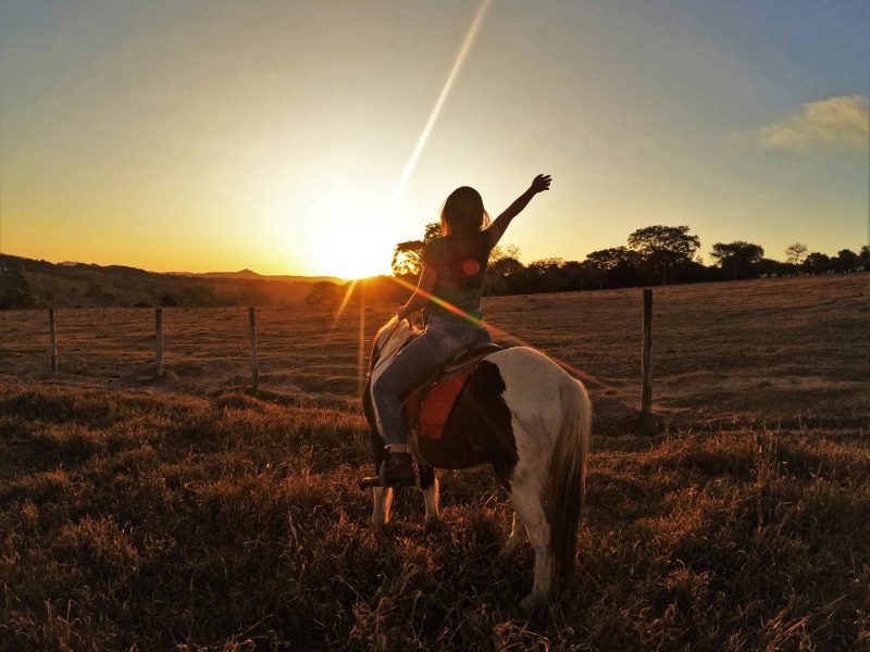 ALBA A CAVALLO TRA MARE E COLLINE