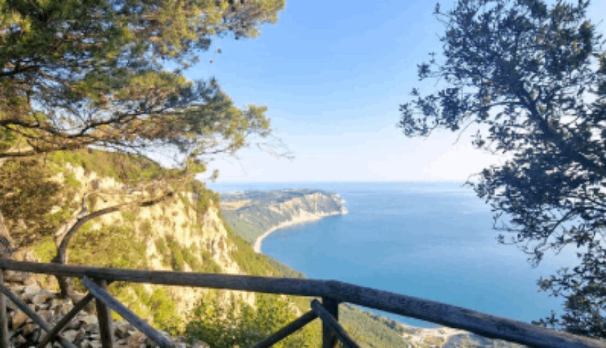 scorcio del parco del conero